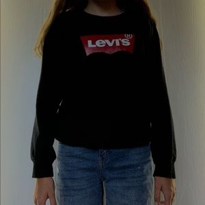 black levi’s crewneck
